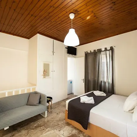 Square Apartment *